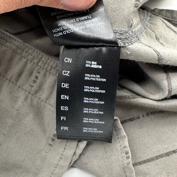 Kuhl Tapered Fit Shirt Mens Size Small Short sleeve Collared Button down Gray - Picture 9 of 10